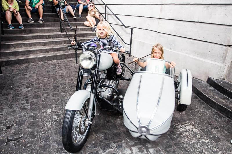 two girls sitting in sidecar in Diagon Alley Universal Studios Orlando (2)