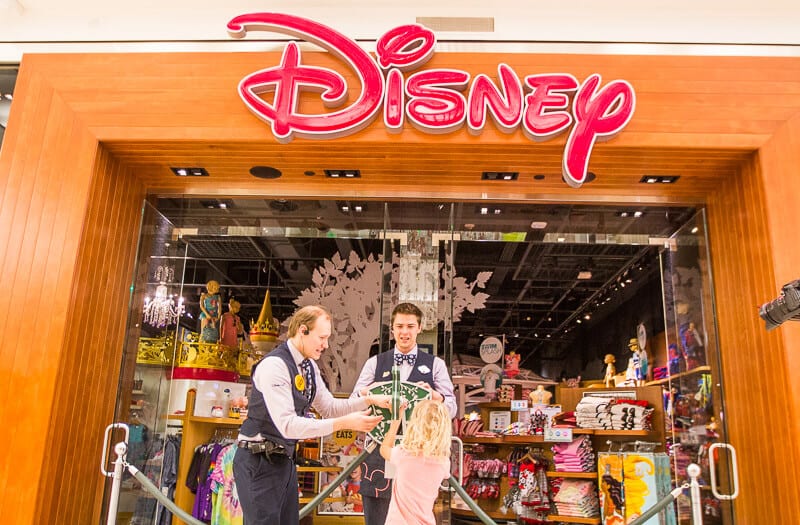 DIsney Store at Mall of America, opening!