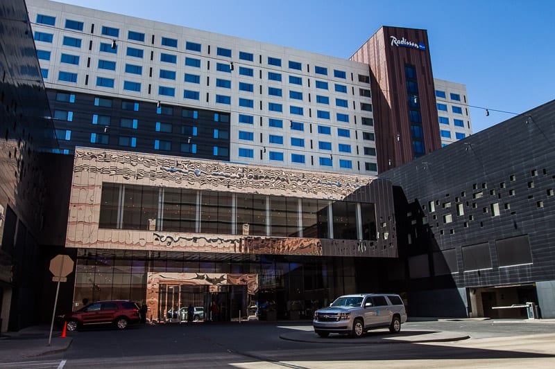 exterior of radisson blu hotel in the mall of america